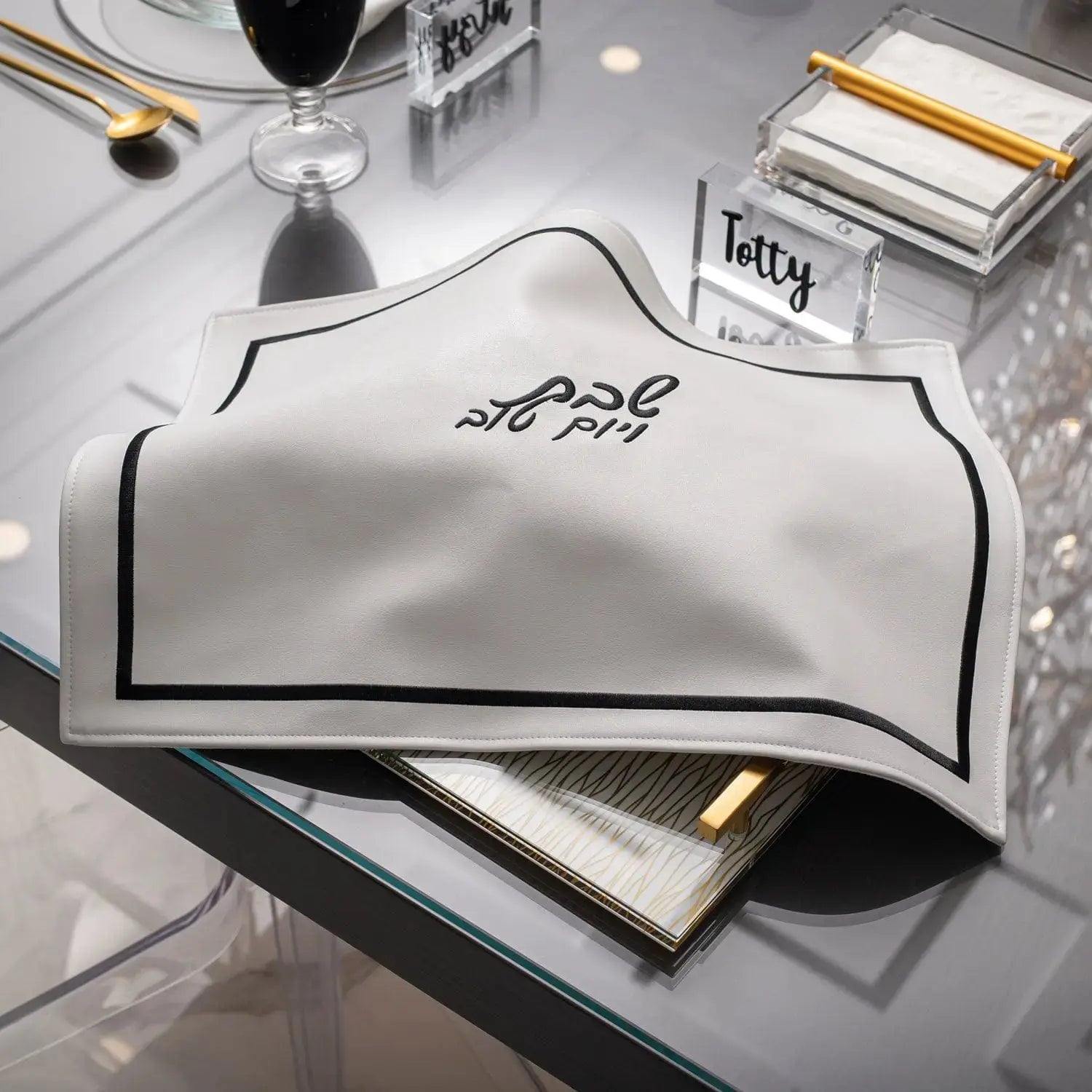 Hotel Style Challah Cover (Black) - Waterdale Collection