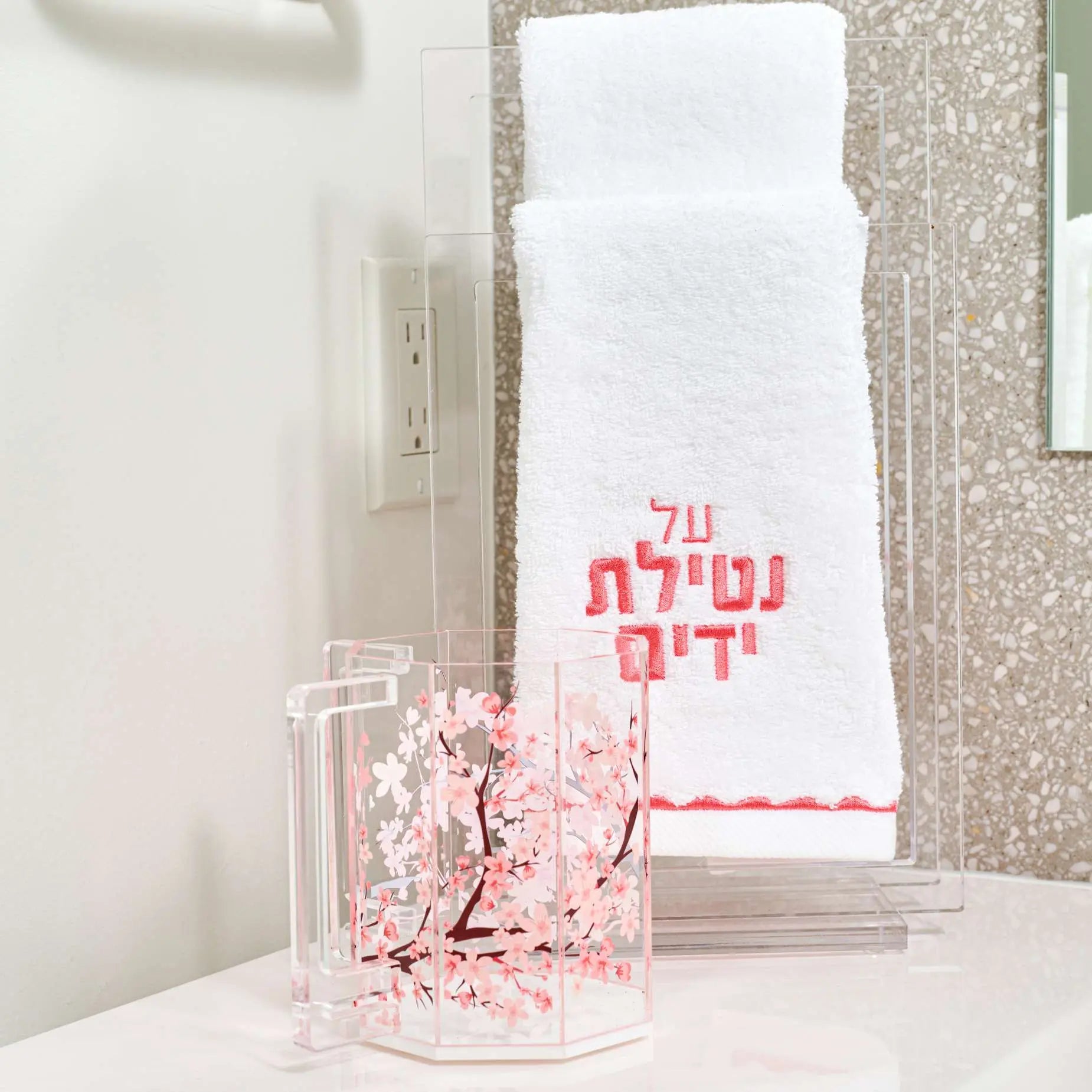 Scalloped Finger Towel Waterdale Collection Towel