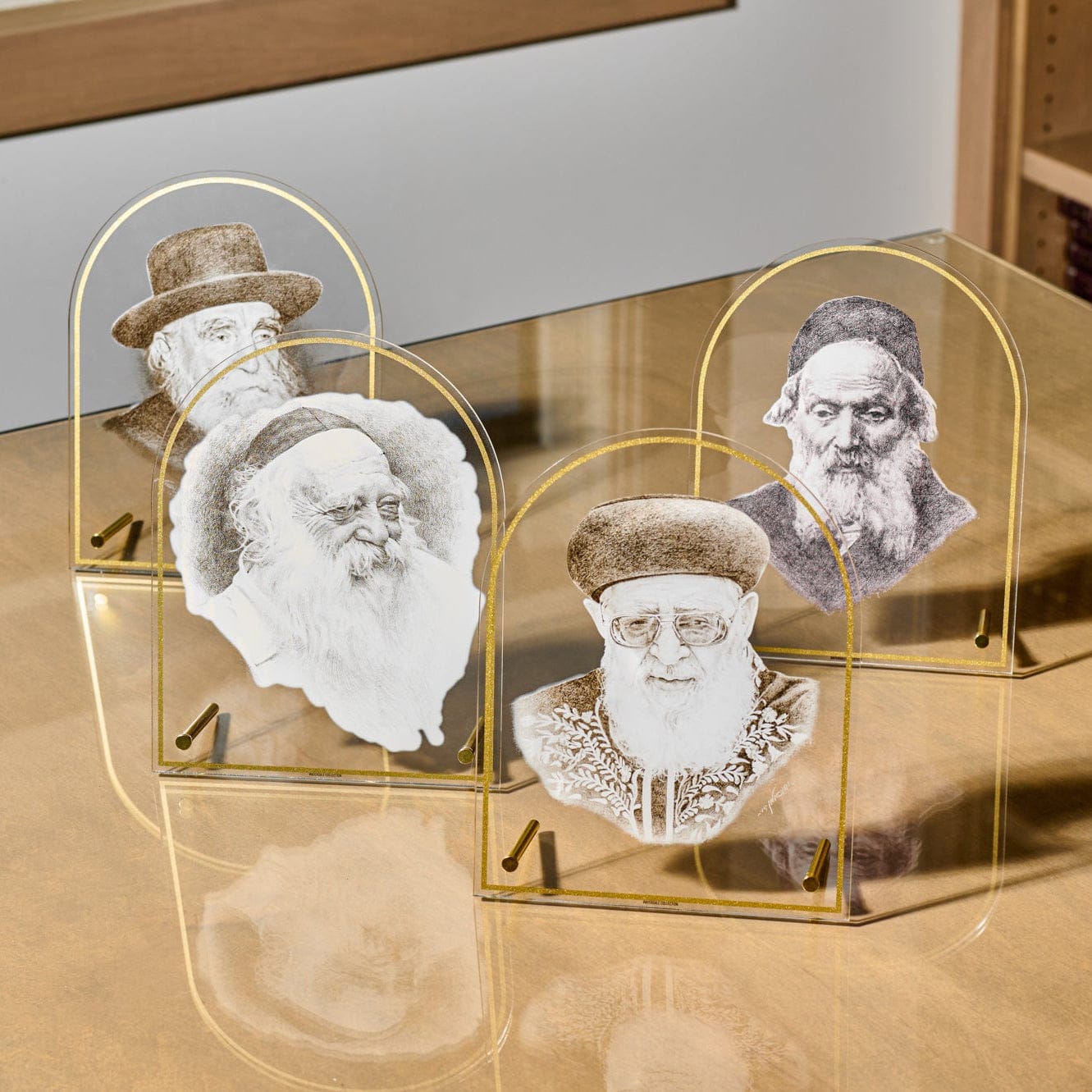 Chofetz Chaim Tabletop Gadol Sketch acrylic plaque, detailed rabbinic portrait artwork with gold arch frame, Gedolim Judaica tabletop décor, Torah scholar display for seforim bookshelf, Jewish home office décor, luxury acrylic Gadol sketch tribute.