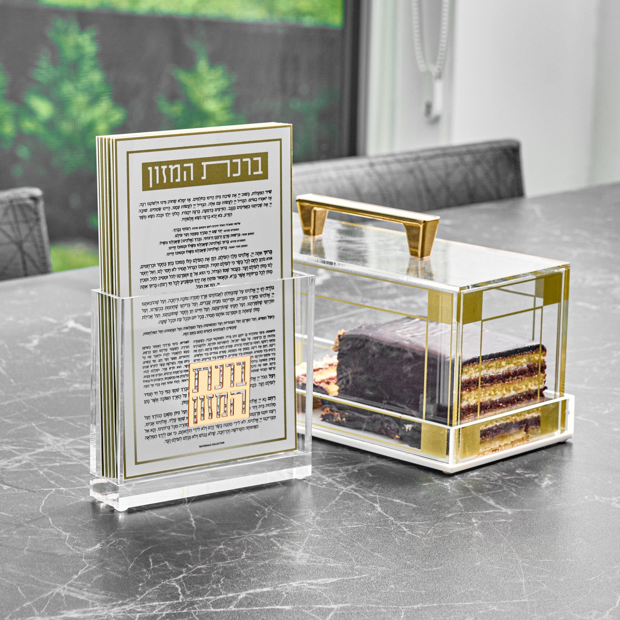 Classic 2.0 Bencher Set beside a matching acrylic dessert box styled on a modern marble table.