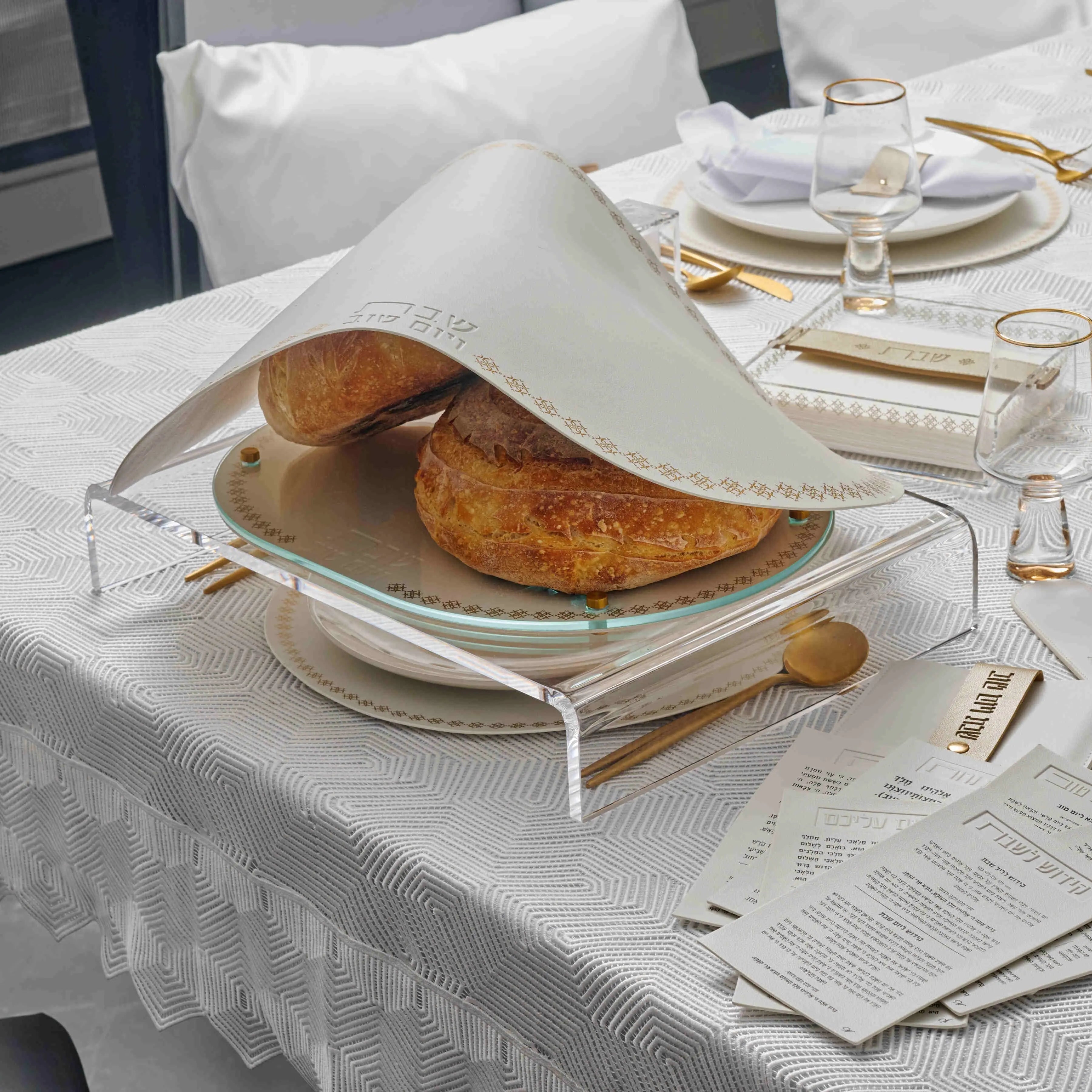 Suspended Marquesa Challah Board - Waterdale Collection