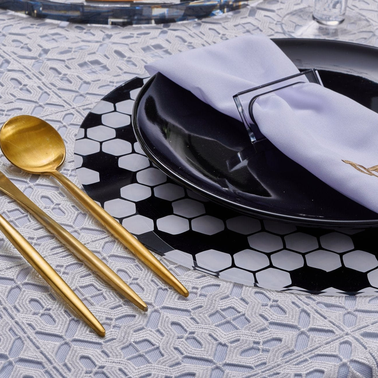 Onyx Pesach 2024 Tablescape - Waterdale Collection