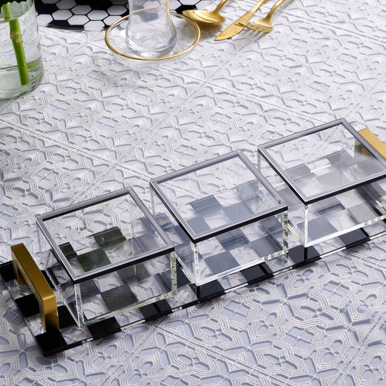 Onyx Pesach 2024 Tablescape - Waterdale Collection