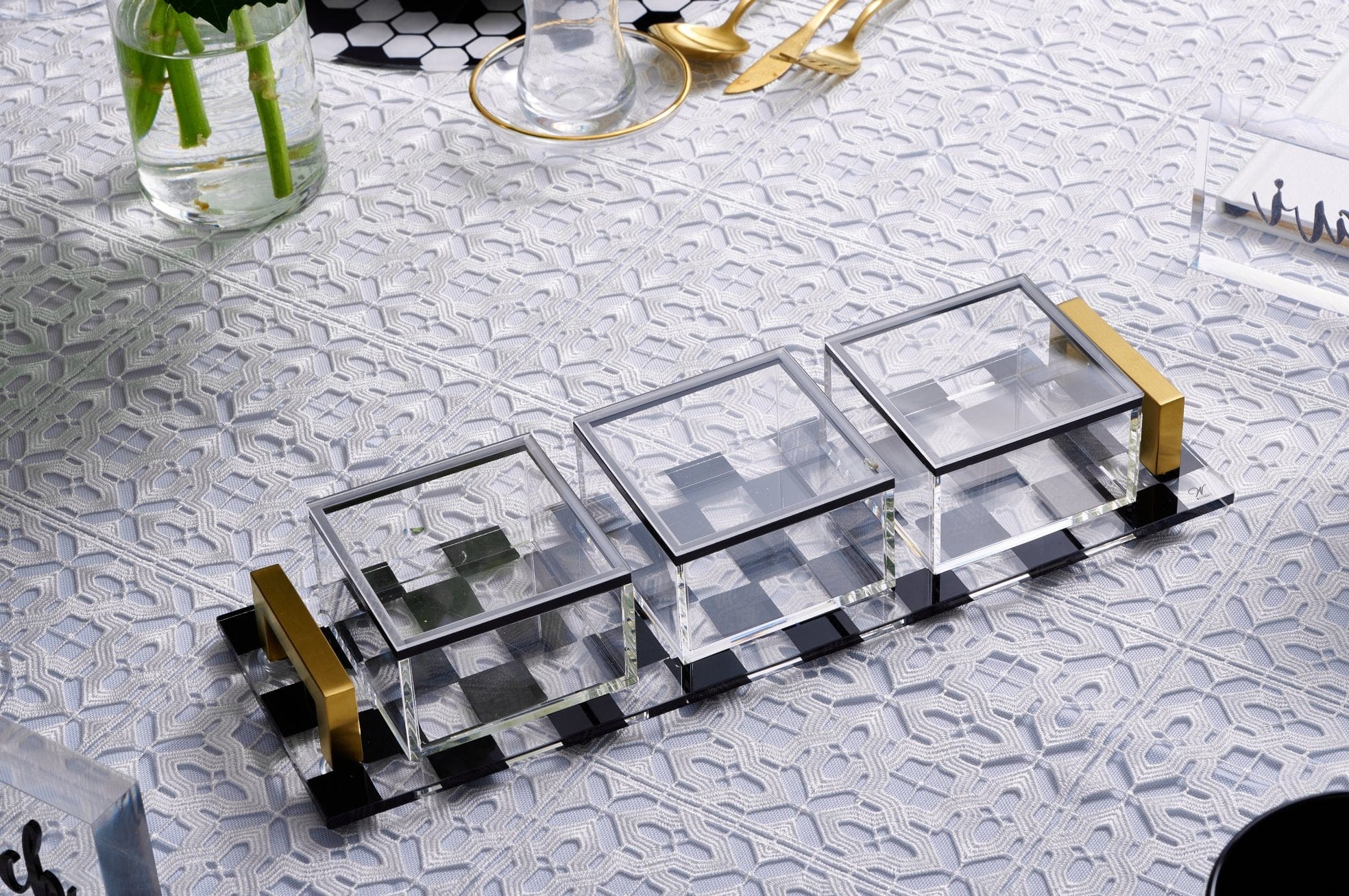 Onyx Pesach 2024 Tablescape - Waterdale Collection