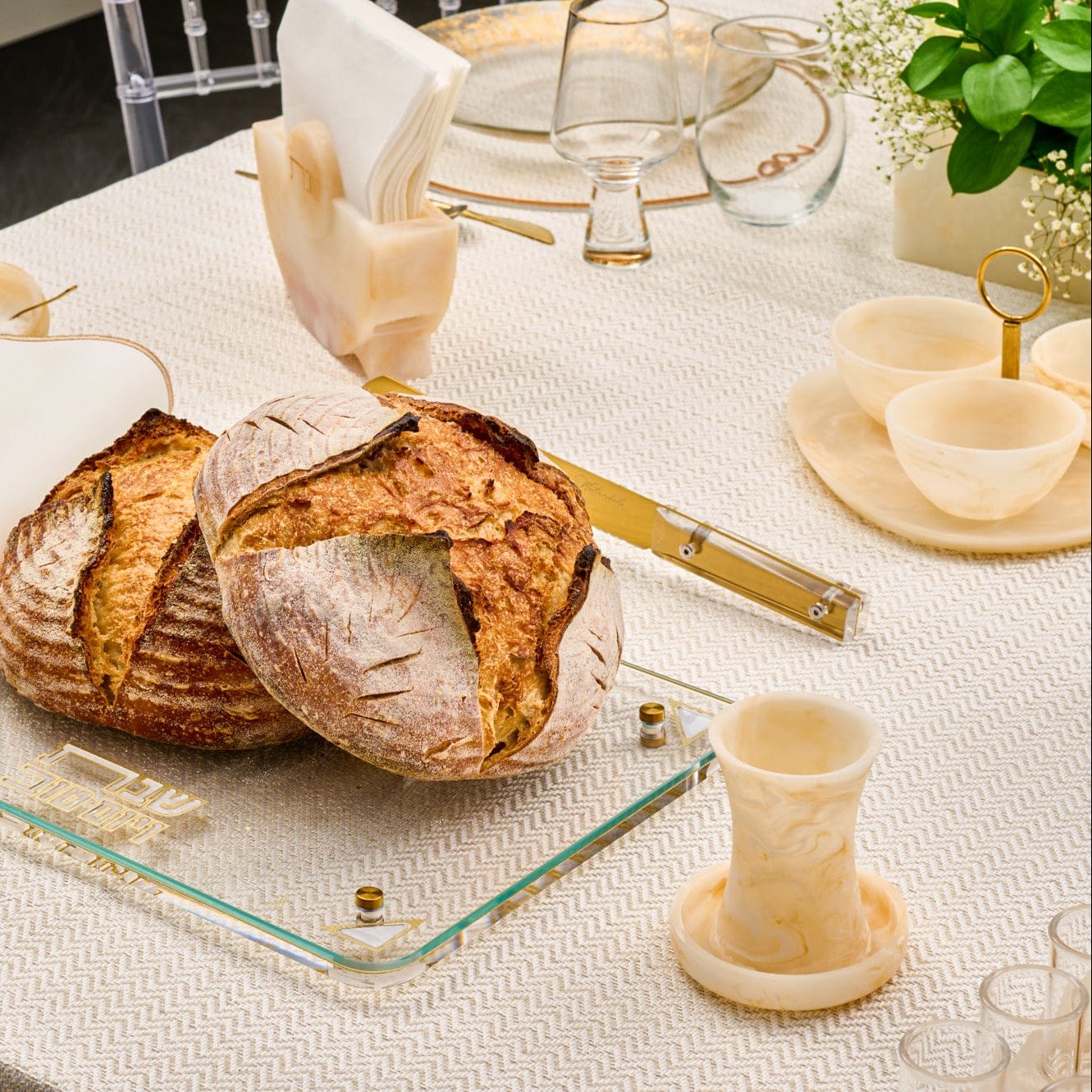 Resin Kiddush Cup in marble cream finish, elegant Judaica goblet for Shabbat and Yom Tov, modern Kos for wine blessing, luxury Jewish table decor gift.