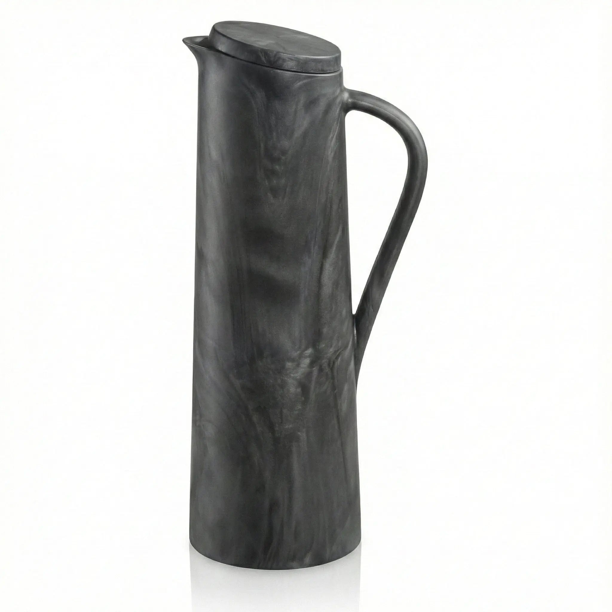 Black resin pitcher with lid – Waterdale Collection