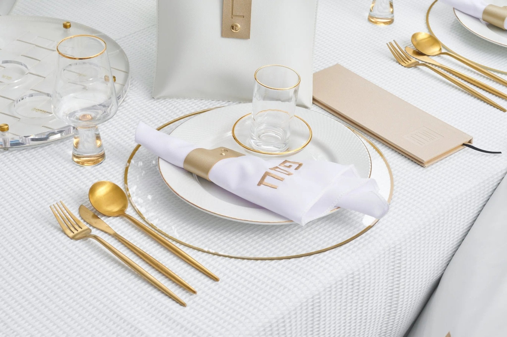 Pesach Glass - Waterdale Collection