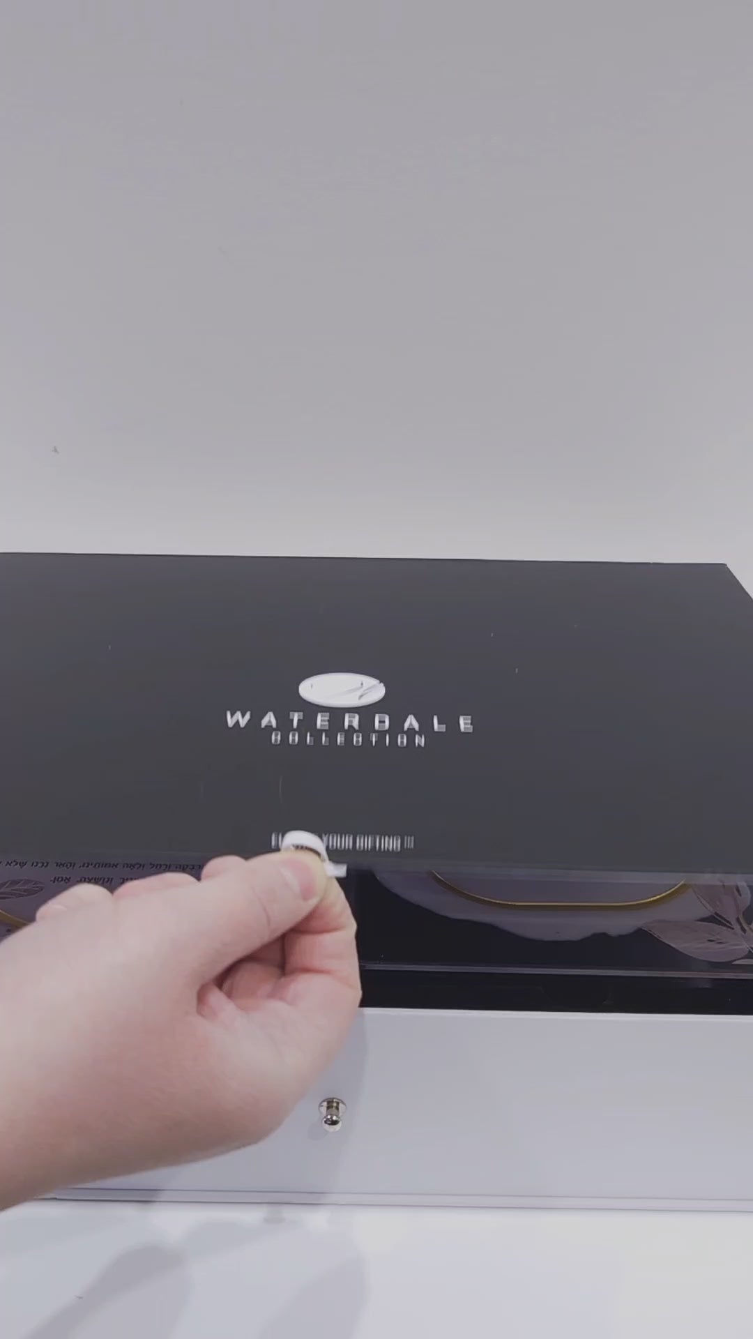 Watercolor Hadlokas Neiros Gift Box Video