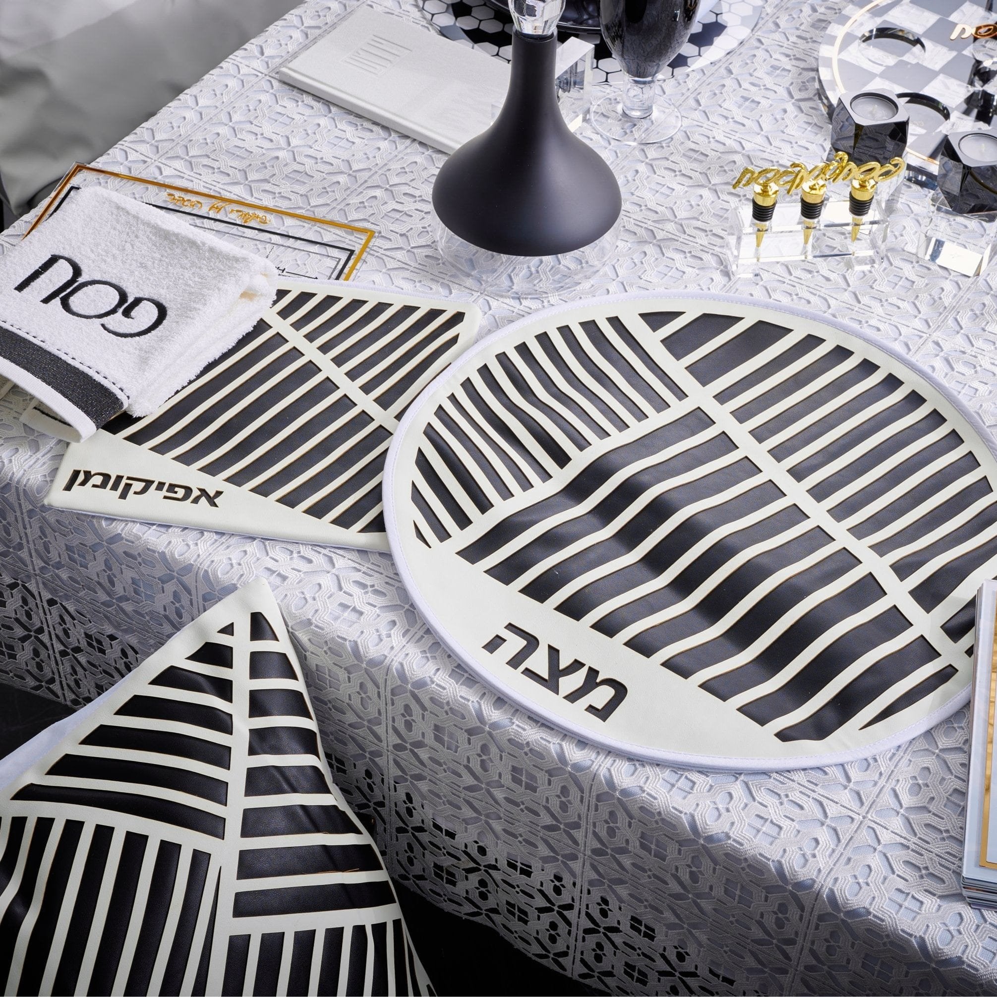 Onyx Pesach 2024 Tablescape - Waterdale Collection