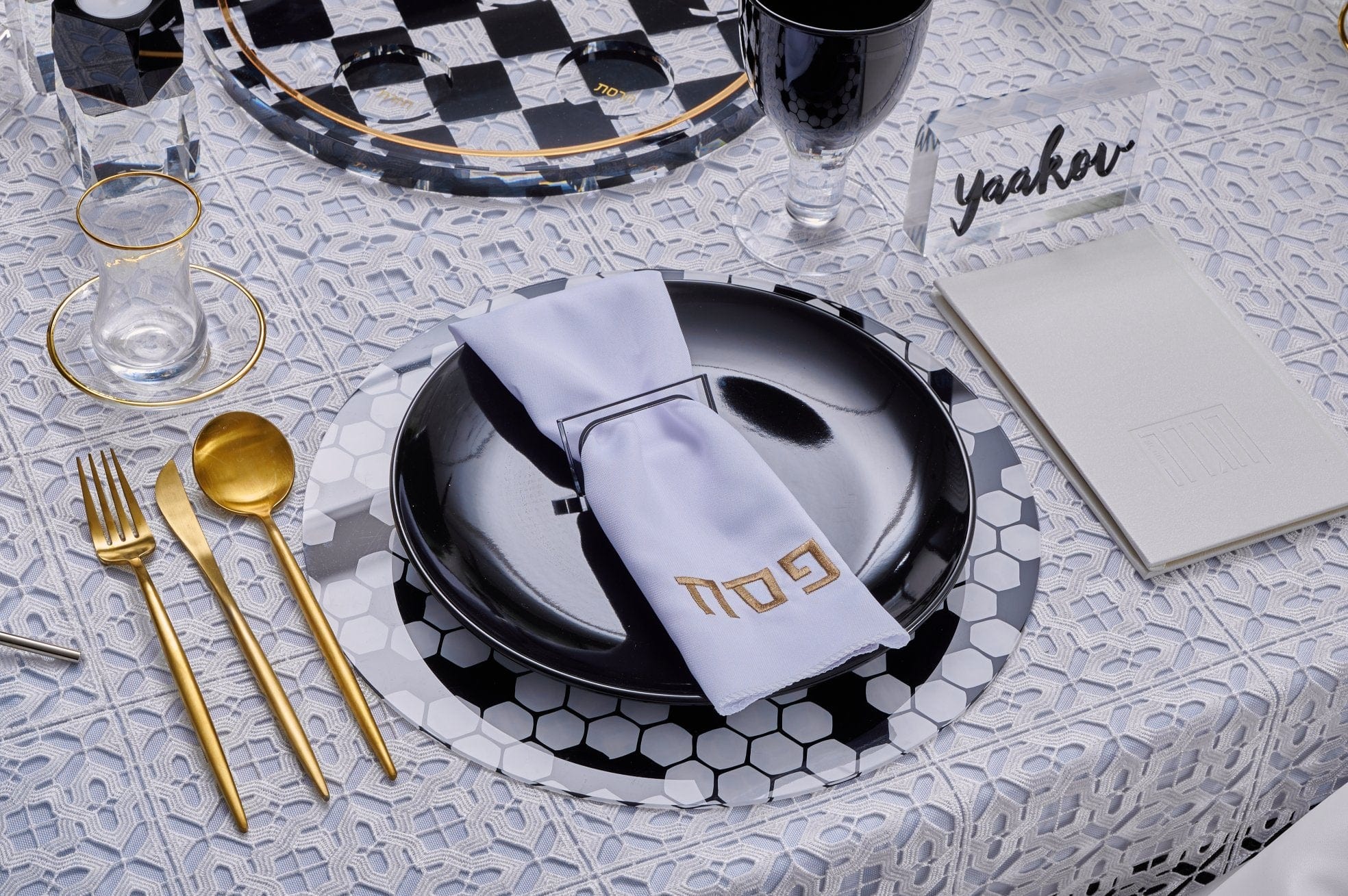 Onyx Pesach 2024 Tablescape - Waterdale Collection