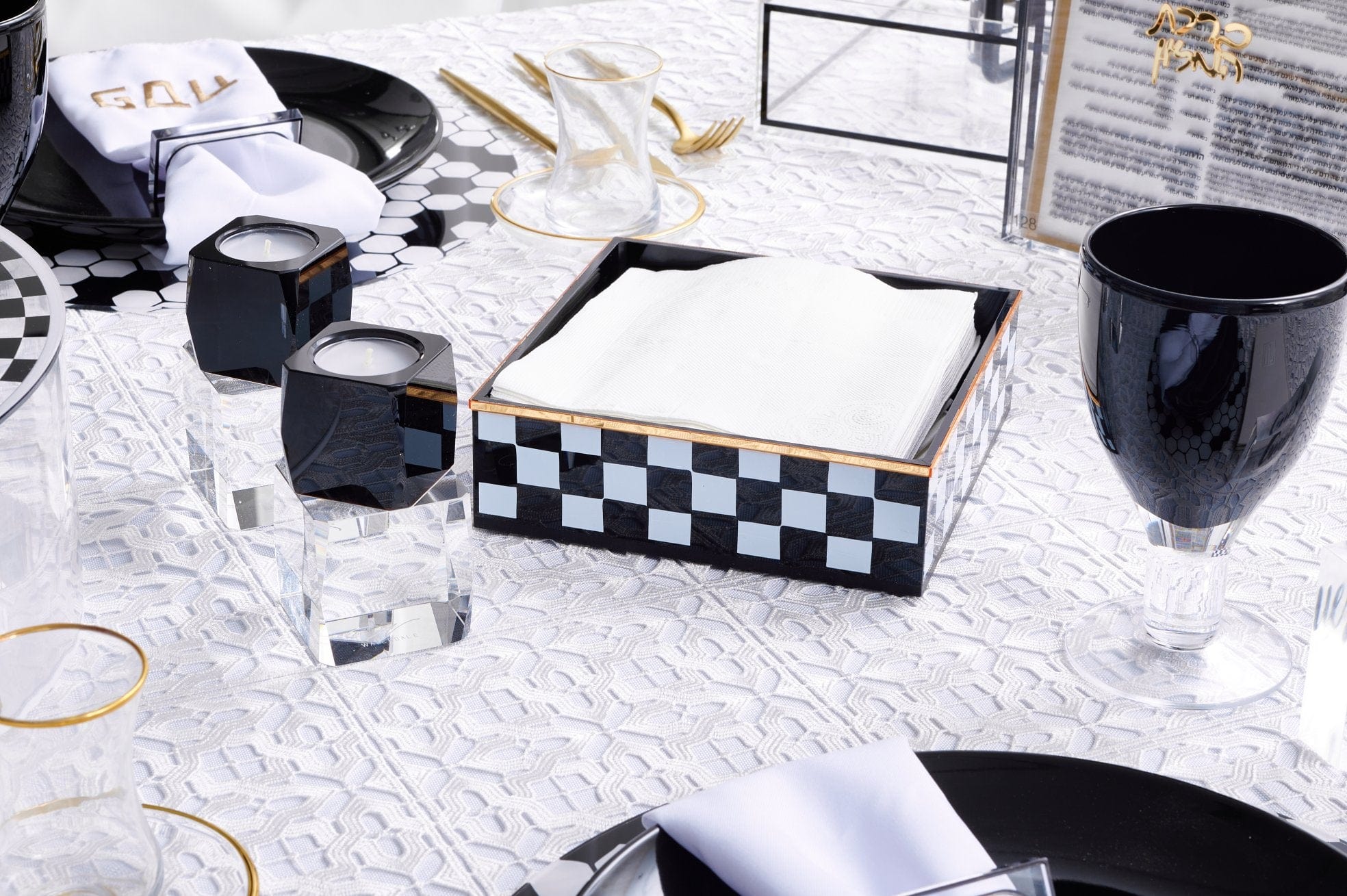 Onyx Pesach 2024 Tablescape - Waterdale Collection